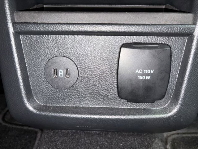 Used 2024 Ford Edge Titanium image 19