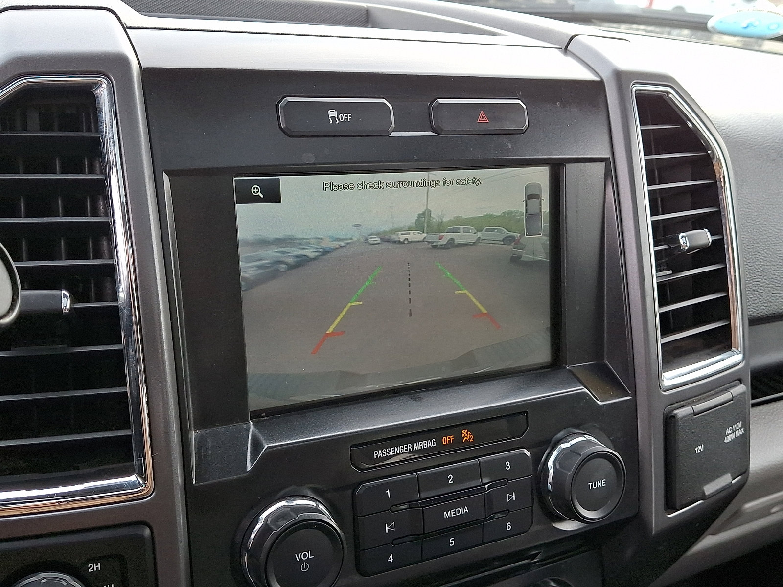 Used 2015 Ford F150 XLT w/ Equipment Group 302A Luxury AWD/4WD image 24