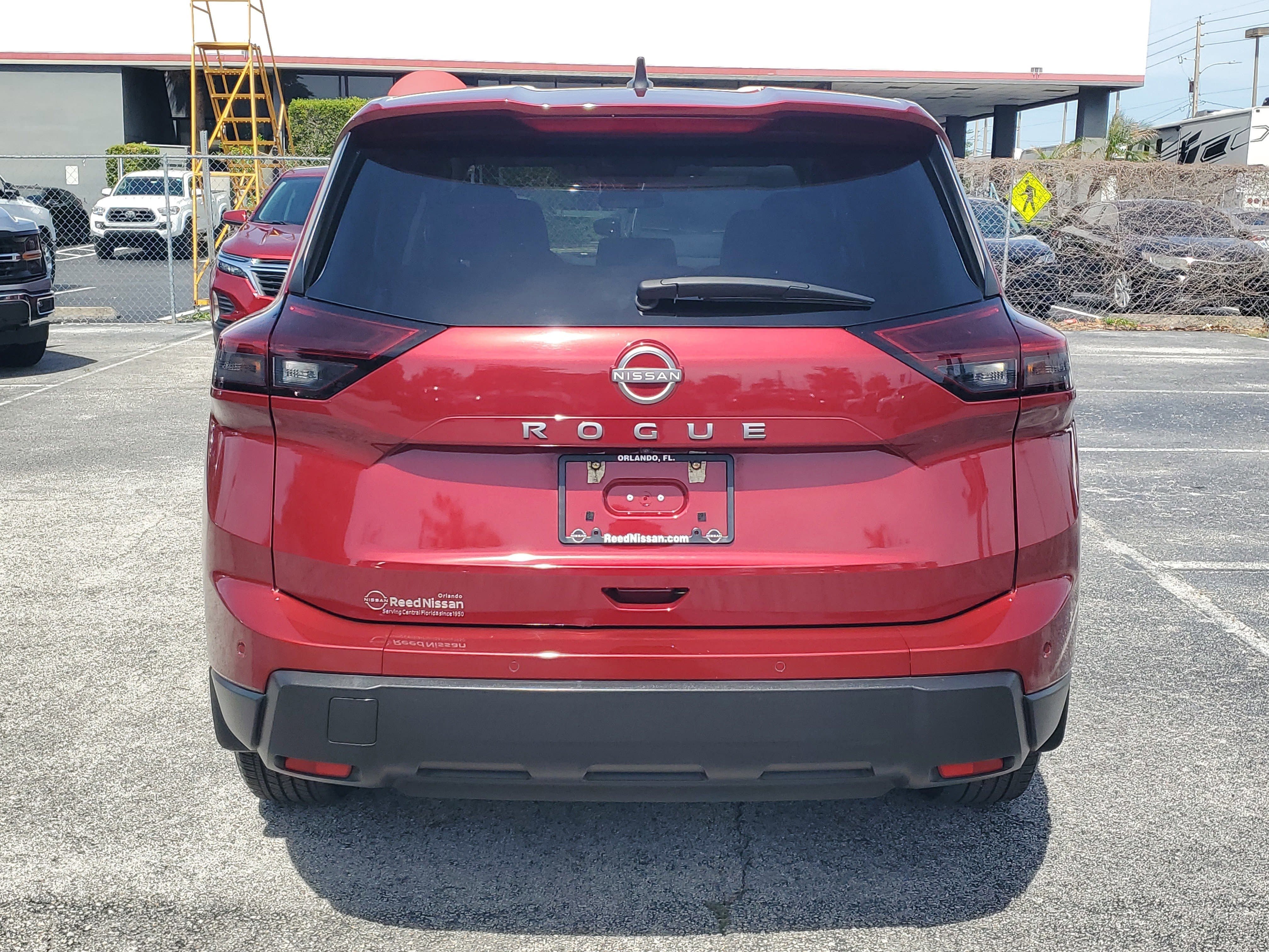 Certified 2025 Nissan Rogue S FWD image 5