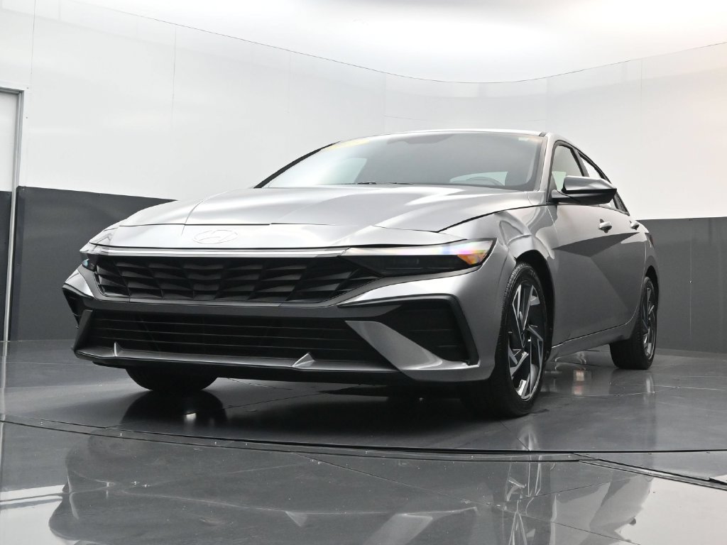 Used 2025 Hyundai Elantra Sport FWD image 28