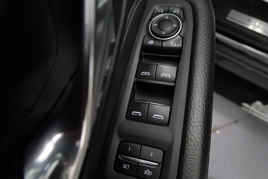 Used 2023 GMC Yukon XL Denali AWD/4WD image 14