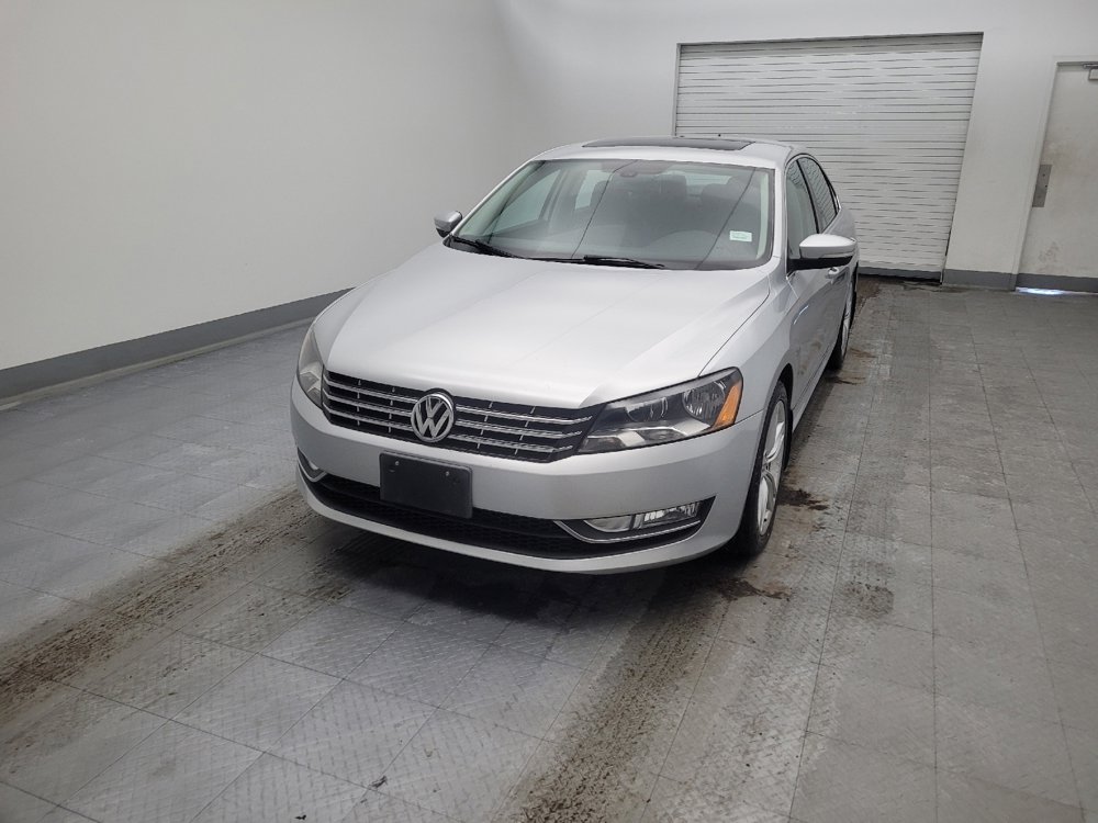 Used 2015 Volkswagen Passat 1.8T SEL Premium image 15
