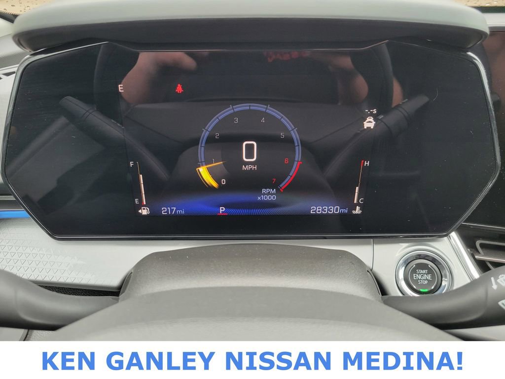 Used 2025 Chevrolet Trax LT image 32