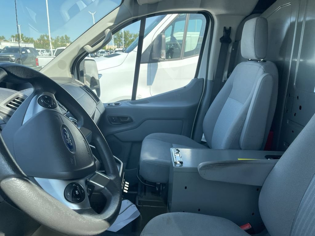 Used 2019 Ford Transit 150 148 Low Roof RWD image 3