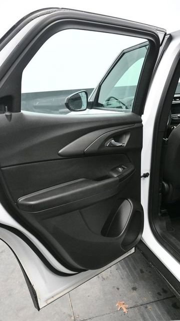 Used 2023 Chevrolet TrailBlazer LS image 15