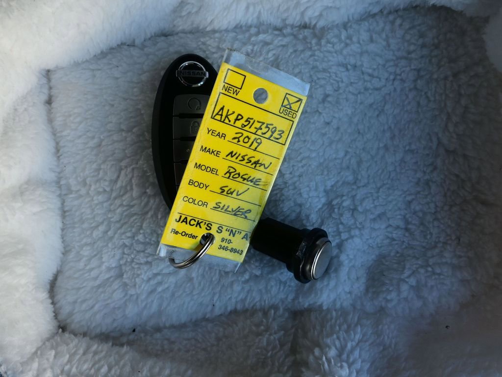 Used 2019 Nissan Rogue SV image 22