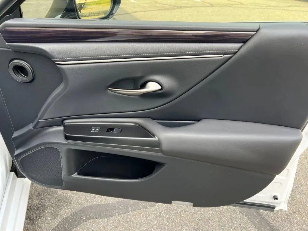 Used 2020 Lexus ES 350 w/ Premium Package FWD image 17