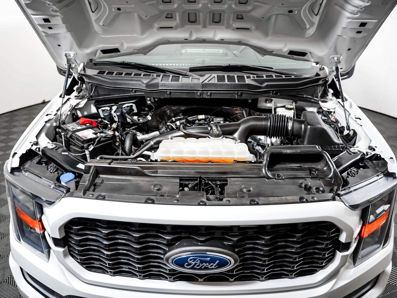 Used 2023 Ford F150 XL w/ STX Appearance Package RWD image 3