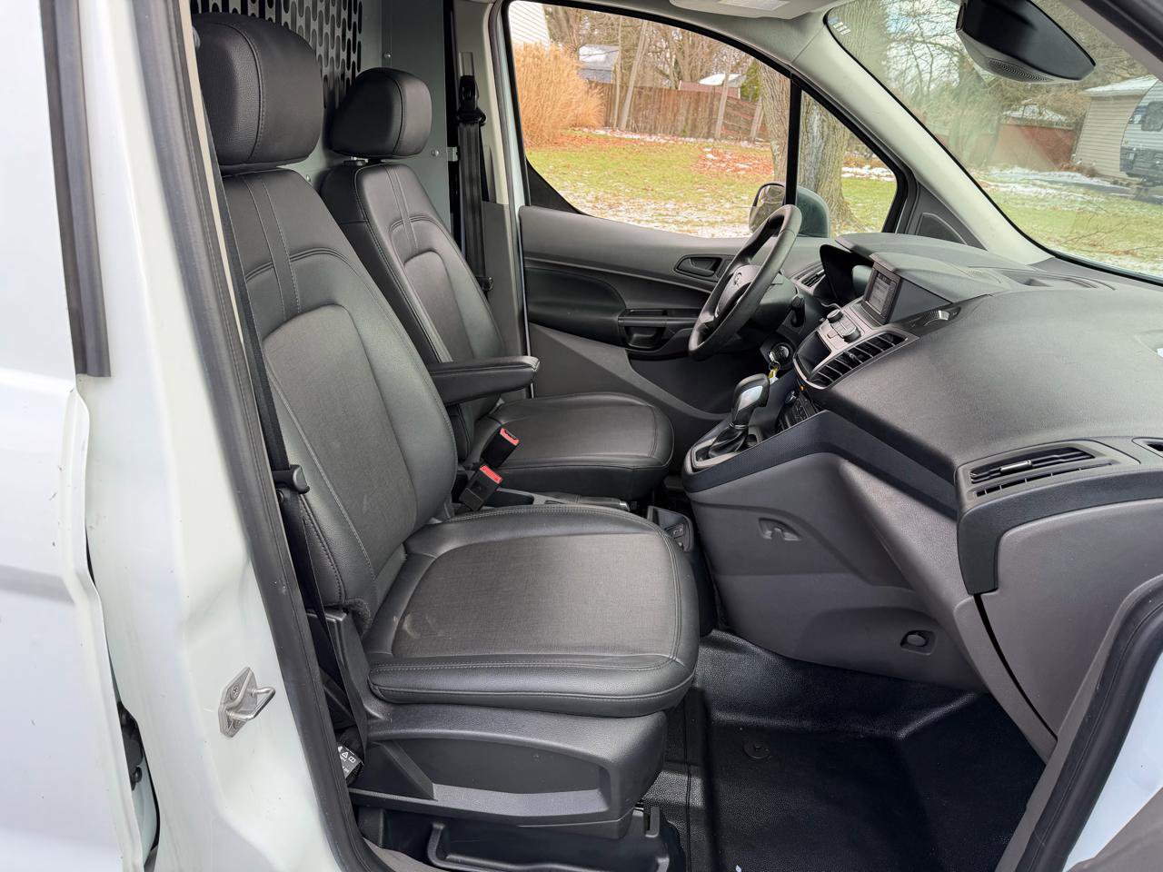 Used 2022 Ford Transit Connect XL image 32