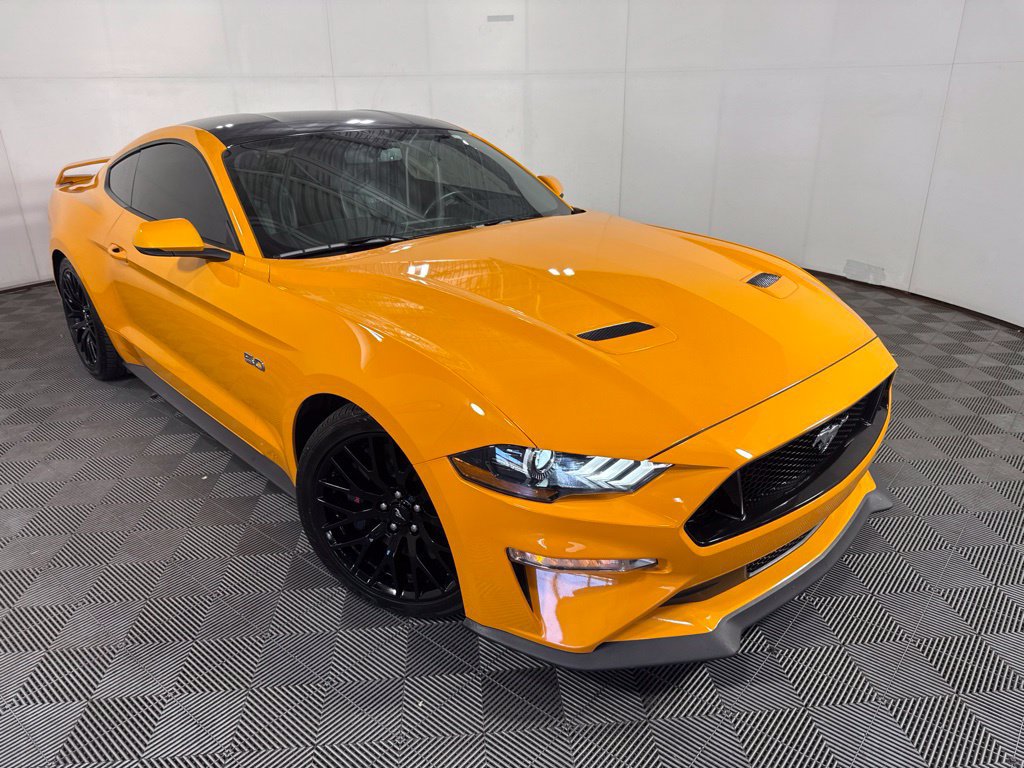 Used 2018 Ford Mustang GT Premium w/ GT Performance Package RWD image 2