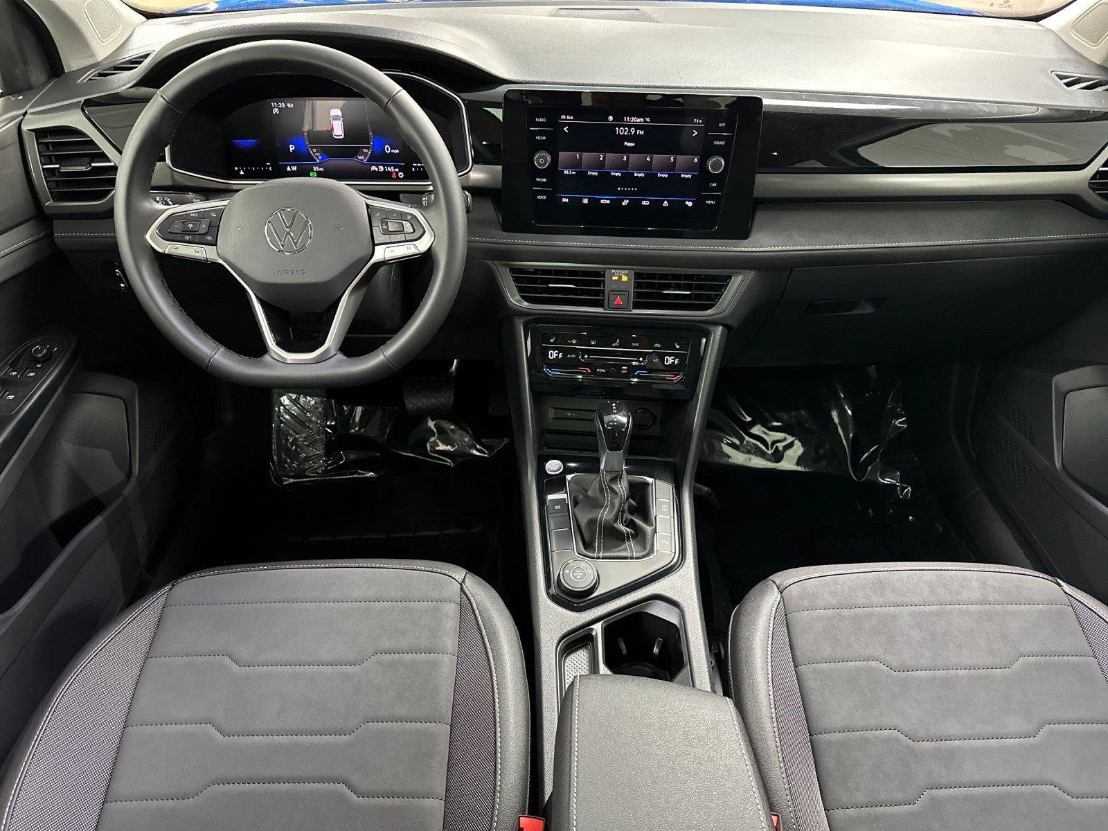 New 2025 Volkswagen Taos SE AWD/4WD image 12