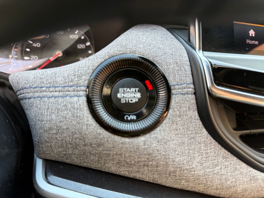 Used 2024 Jeep Compass Latitude AWD/4WD image 9