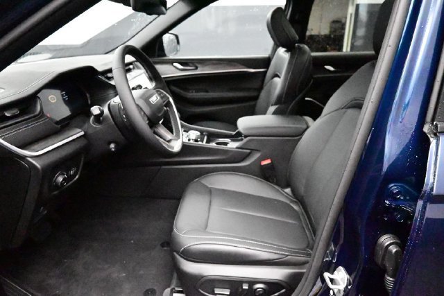 New 2027 Jeep Grand Cherokee Limited AWD/4WD image 18