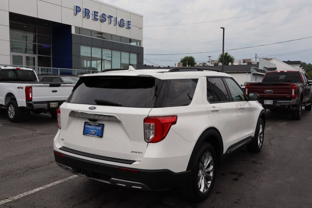 Used 2023 Ford Explorer XLT w/ Equipment Group 202A AWD/4WD image 9