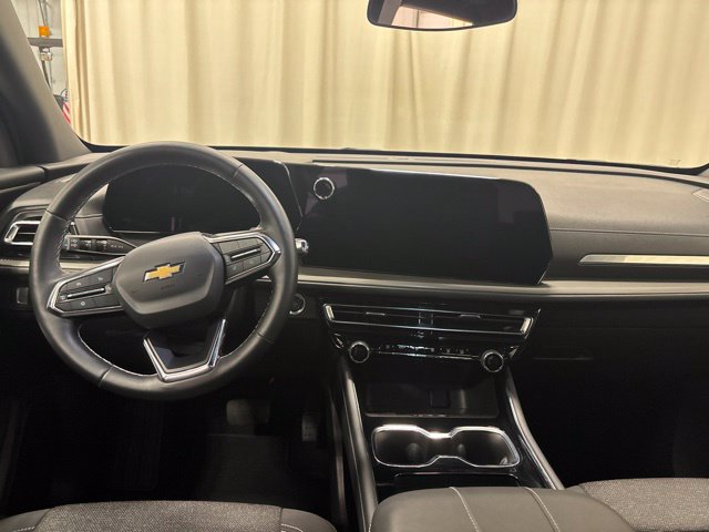 Used 2026 Chevrolet Traverse LT FWD image 18