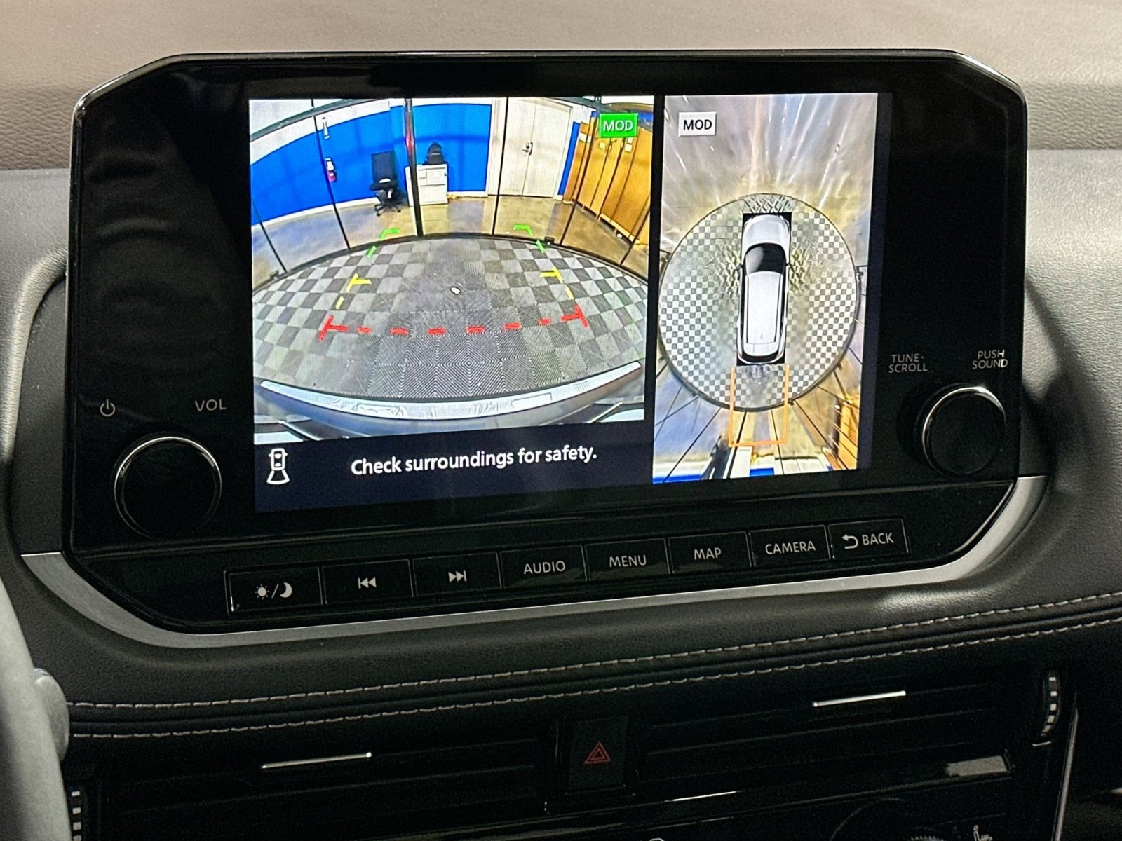 Used 2023 Nissan Rogue SL w/ SL Premium Package image 24