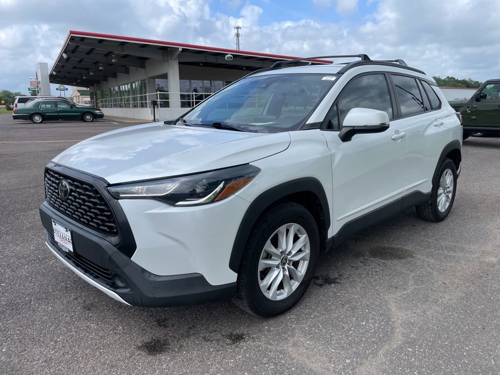 Used 2022 Toyota Corolla Cross LE image 7