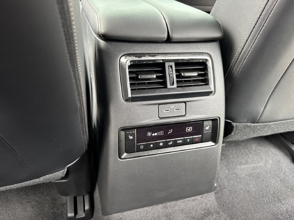 Certified 2025 MAZDA CX-70 Plug-In Hybrid w/ Premium Plus AWD/4WD image 37