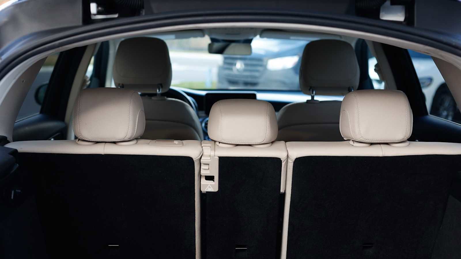 Used 2022 Mercedes-Benz GLC 300 4MATIC image 35