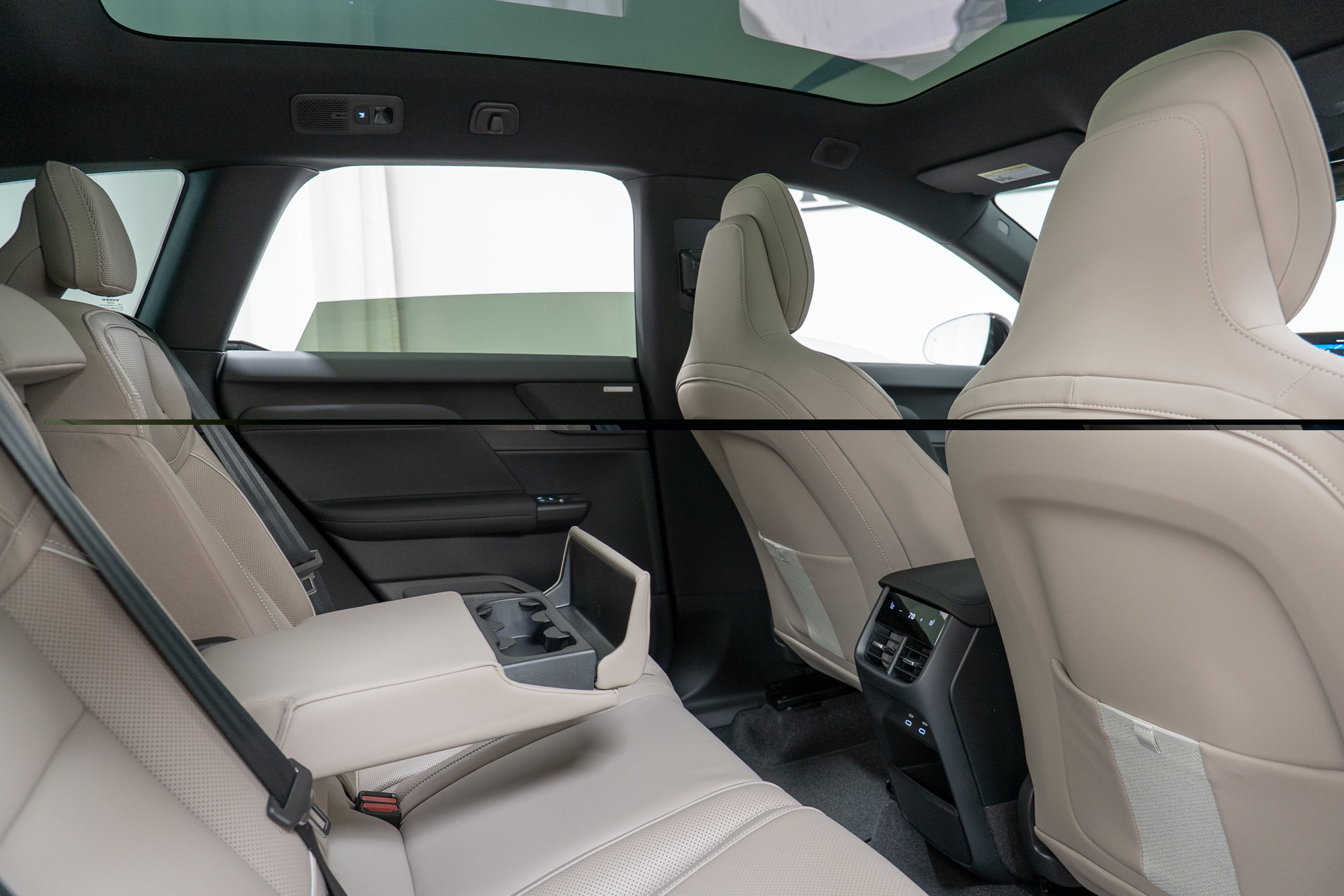 New 2027 Volvo EX60 Ultra AWD/4WD image 29