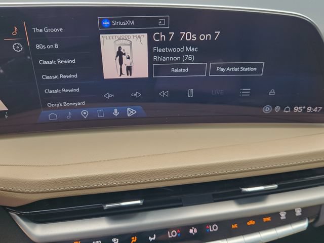 Used 2024 Cadillac XT4 Luxury FWD image 16