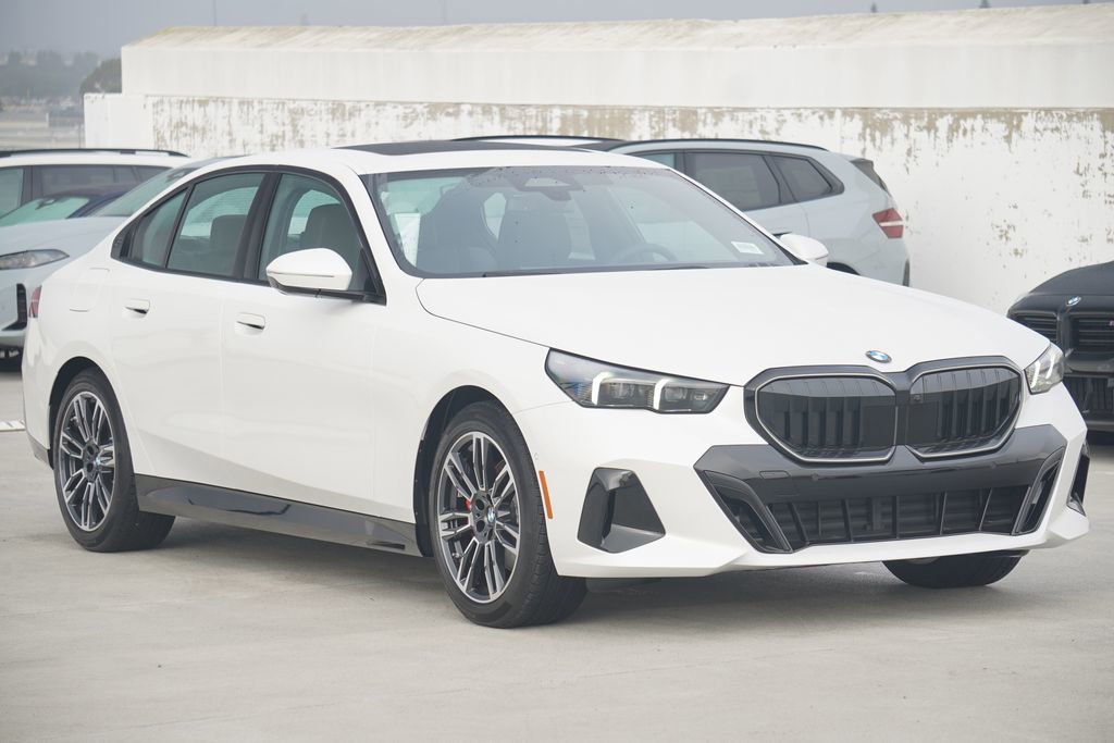 New 2026 BMW 530i xDrive w/ M Sport Package image 3