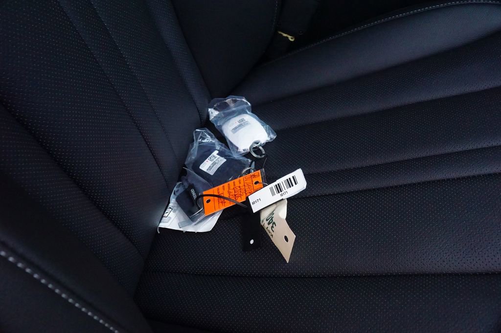 New 2025 Genesis GV80 2.5T Select image 24