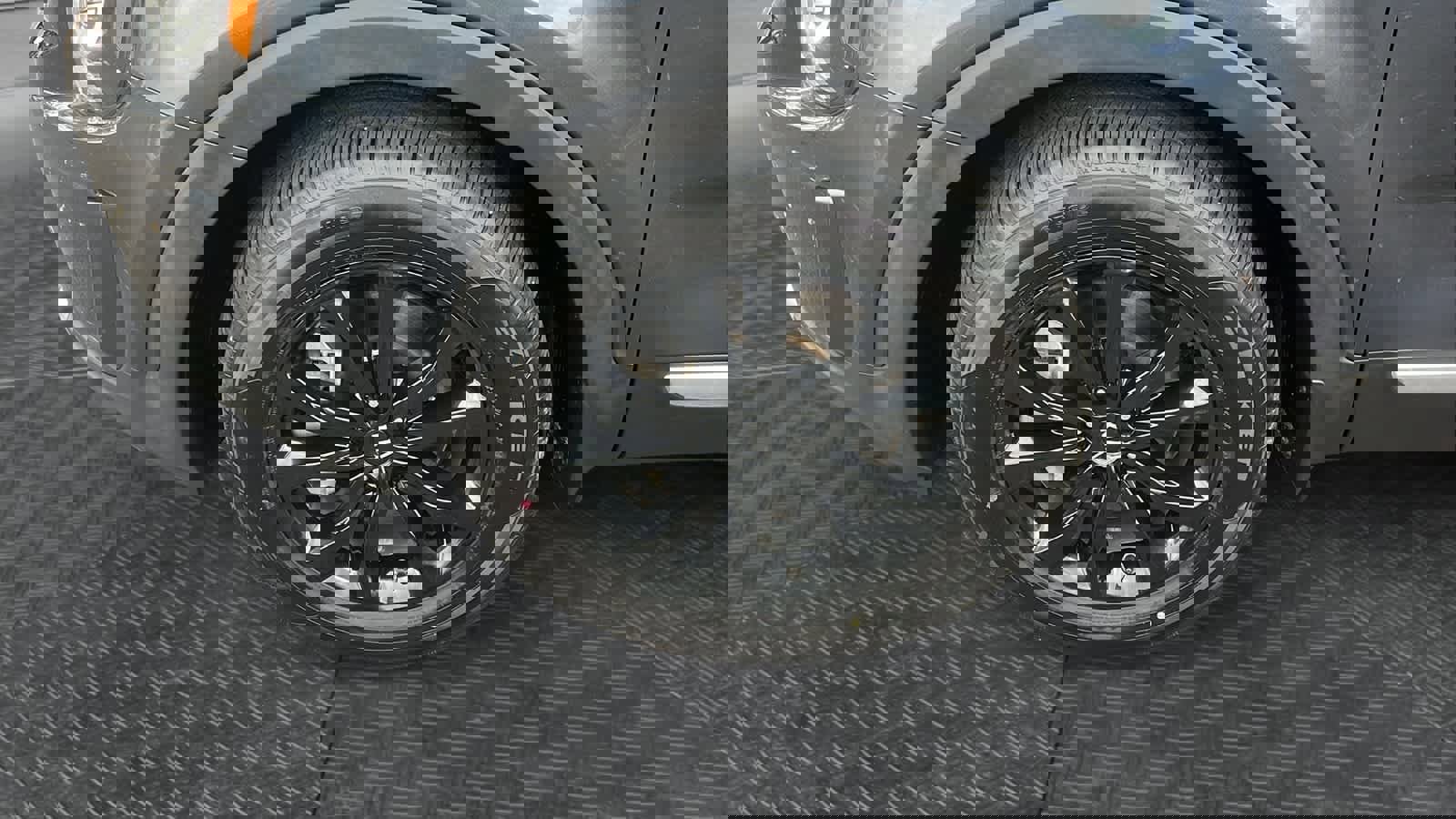 Used 2020 Kia Telluride LX image 8