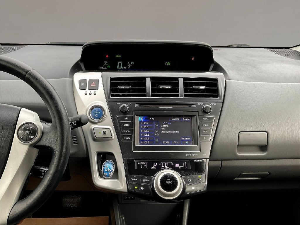 Used 2014 Toyota Prius V Five FWD image 9