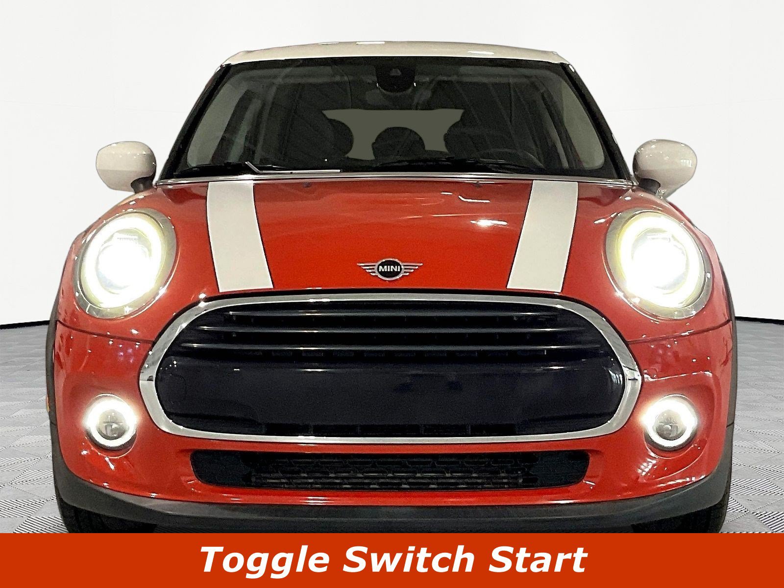 Used 2021 MINI Cooper 4-Door Hardtop FWD image 2
