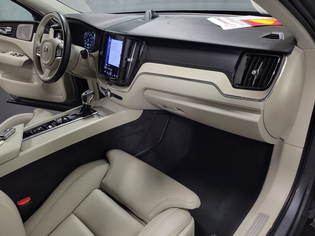 Used 2021 Volvo XC60 T6 Inscription AWD/4WD image 22