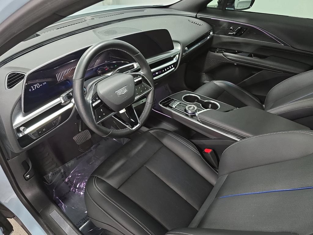 Used 2025 Cadillac Lyriq Sport RWD image 4