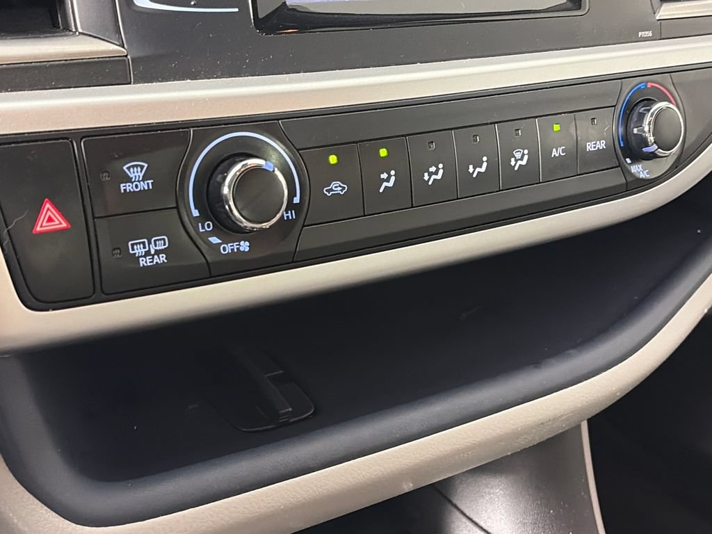 Used 2017 Toyota Highlander LE FWD image 21