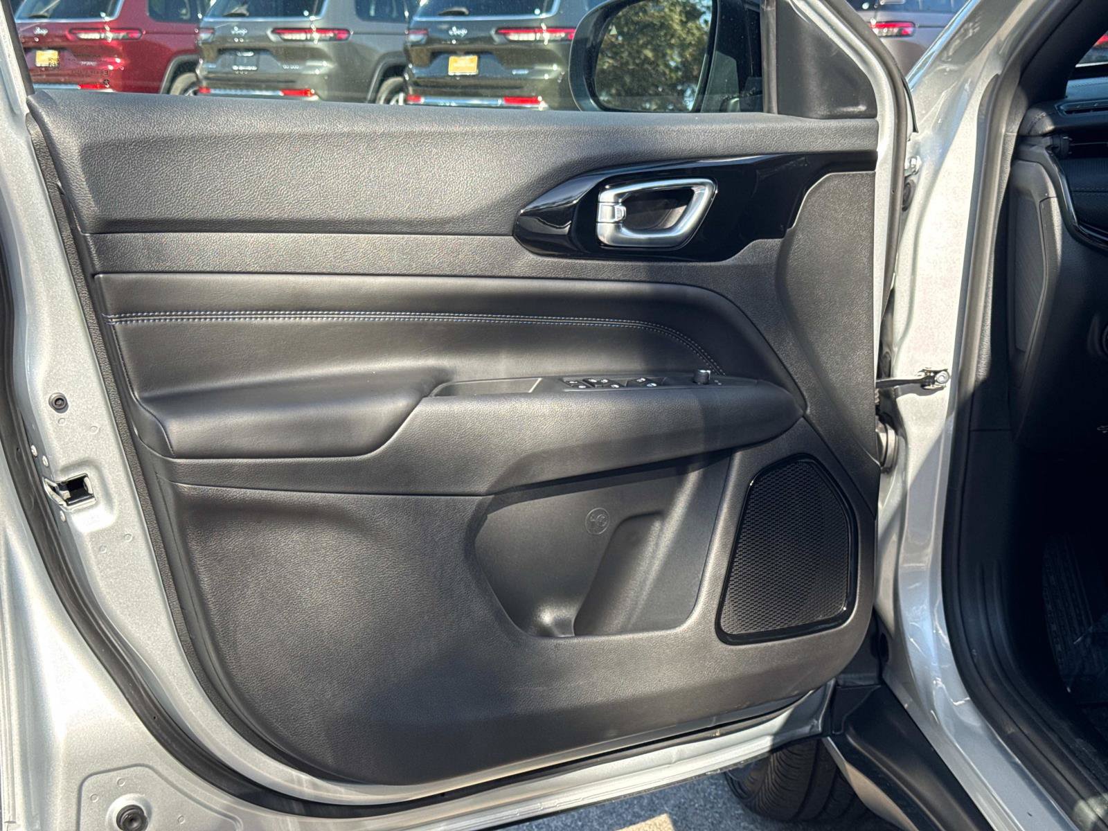 New 2026 Jeep Compass Latitude AWD/4WD image 16