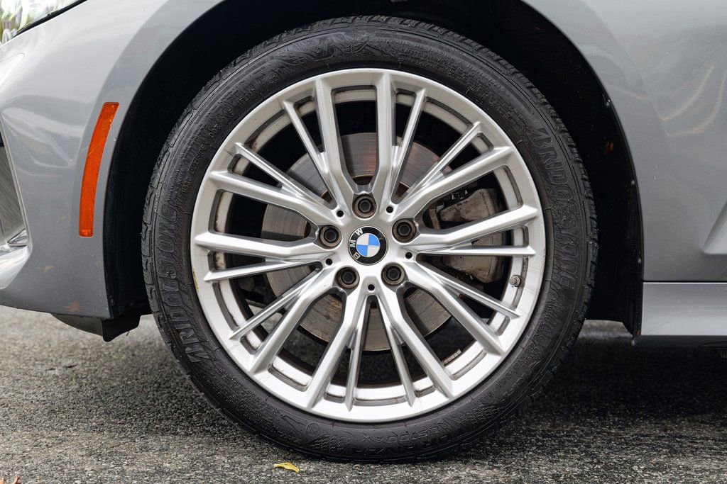 Used 2023 BMW 330i xDrive Sedan w/ Driving Assistance Package image 15