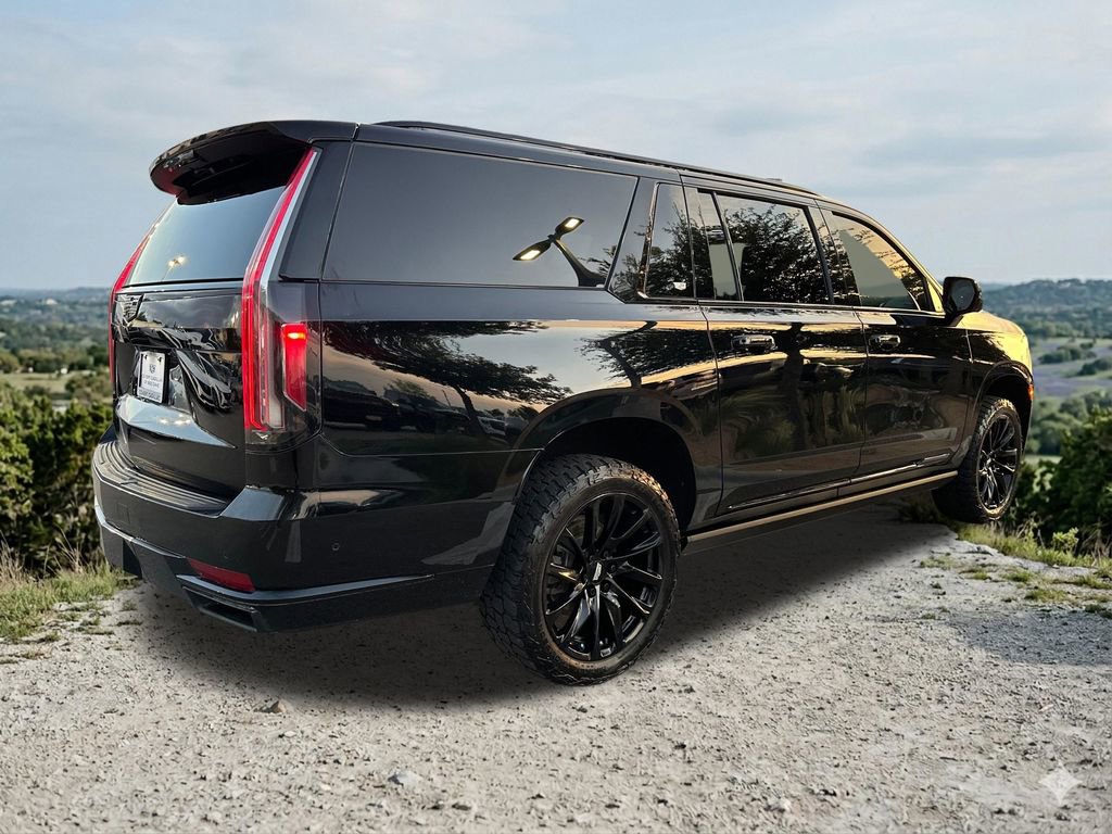 Used 2023 Cadillac Escalade ESV Sport Platinum w/ LPO, ONYX Package AWD/4WD image 10