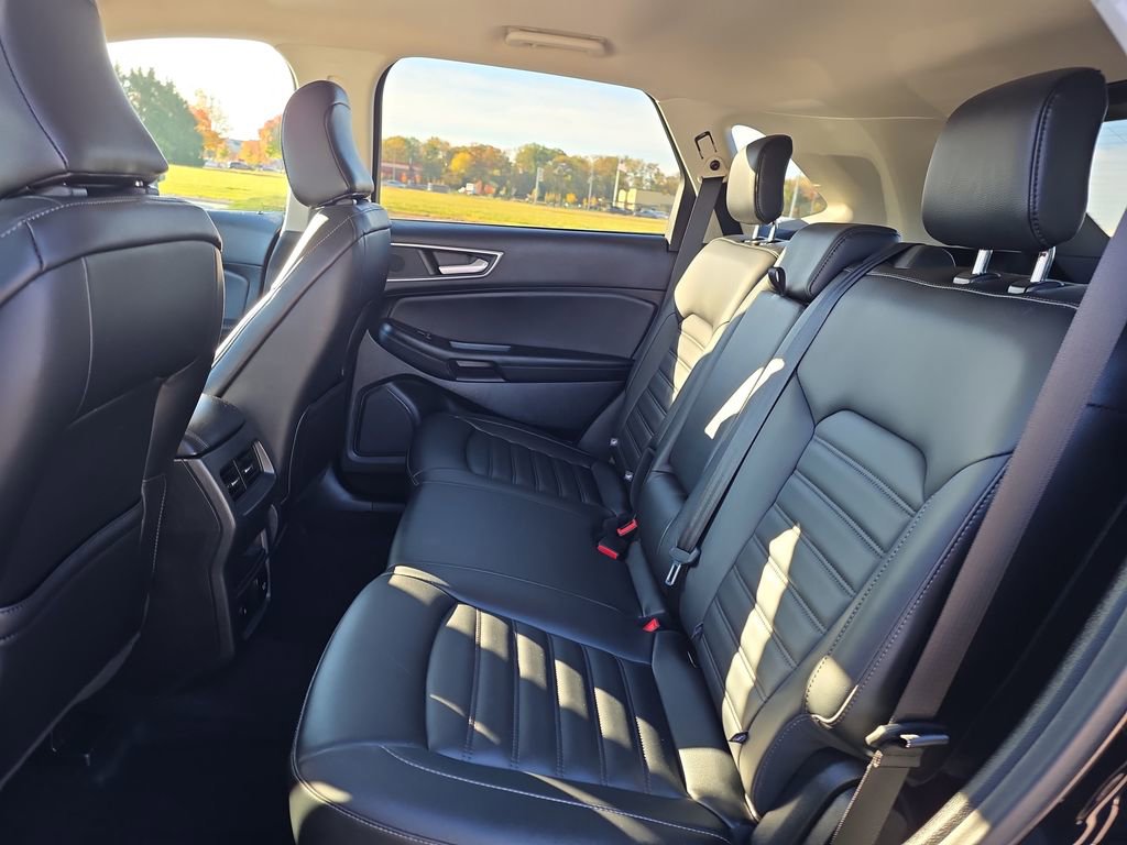 Used 2023 Ford Edge SEL w/ Convenience Package image 29