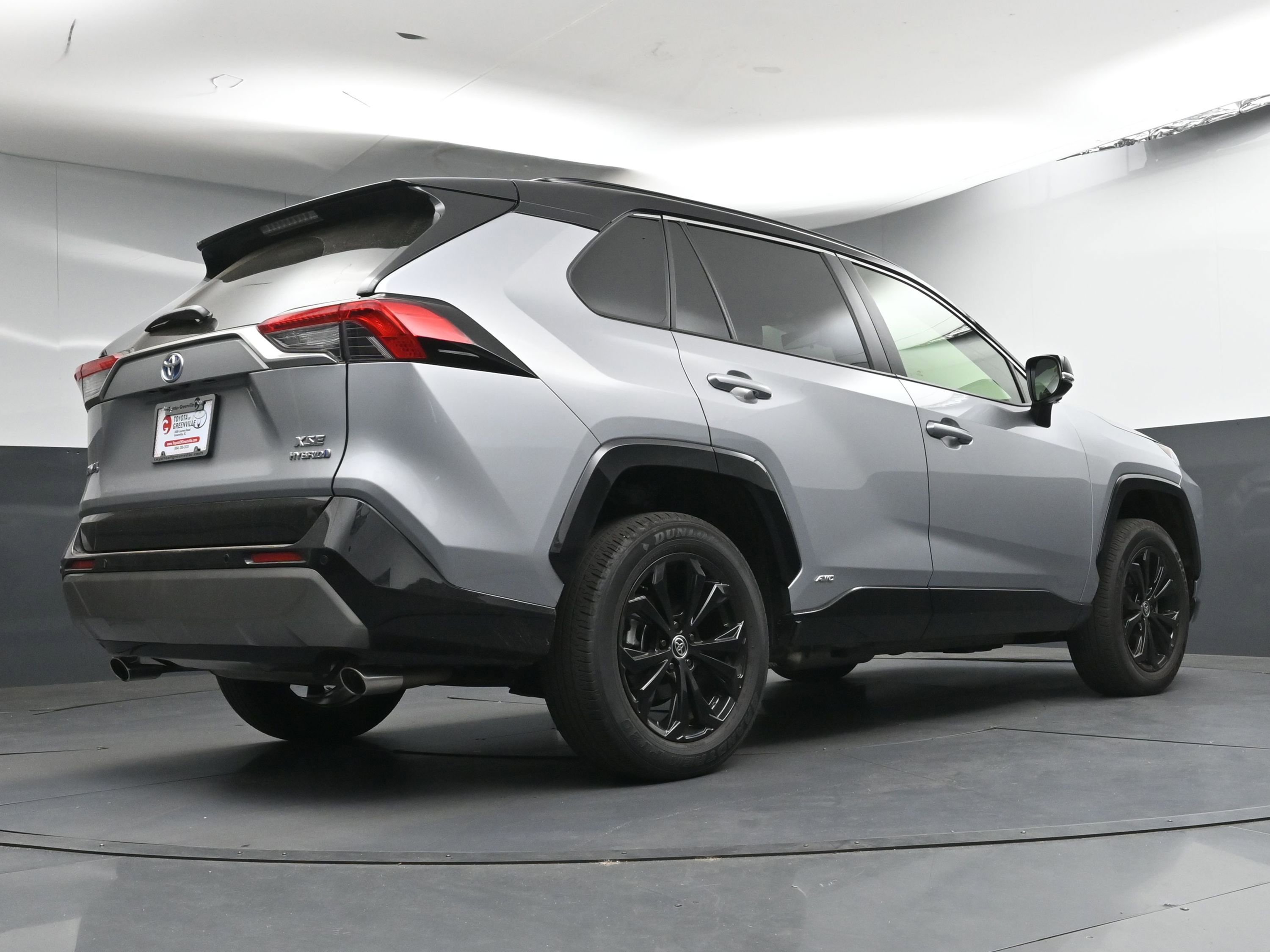 Used 2024 Toyota RAV4 XSE AWD/4WD image 26