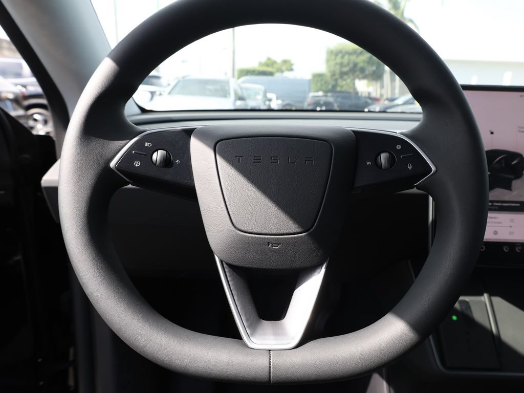 Used 2026 Tesla Model Y 2WD image 36