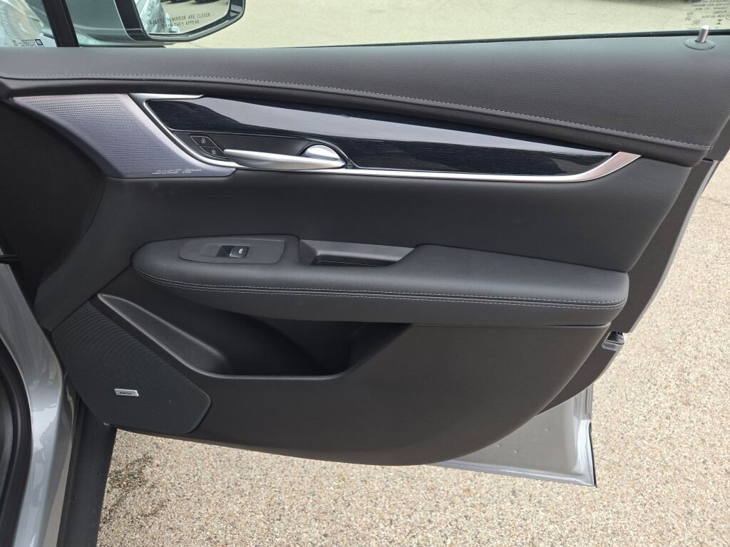 New 2025 Cadillac XT5 Premium Luxury w/ LPO, Floor Liner Package image 5