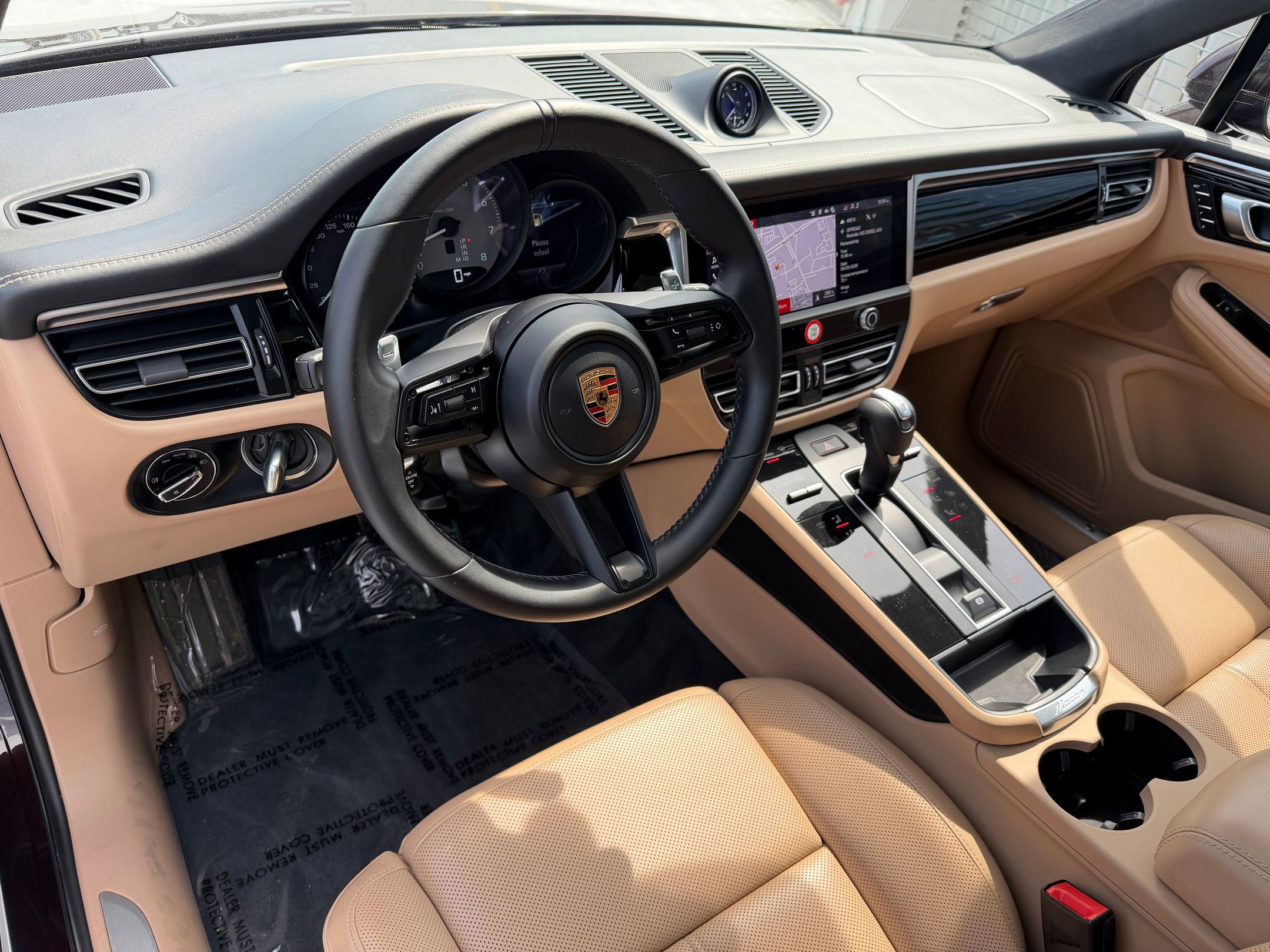 Certified 2023 Porsche Macan S AWD/4WD image 4
