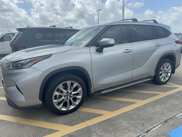 Used 2021 Toyota Highlander Limited FWD image 54