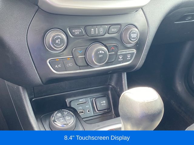Used 2018 Jeep Cherokee Trailhawk w/ Cold Weather Group AWD/4WD image 12