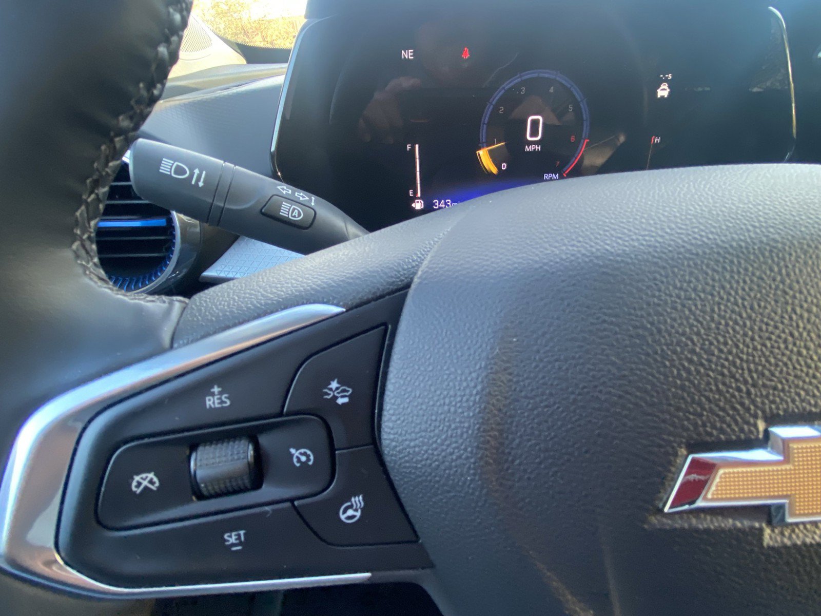Used 2025 Chevrolet Trax LT w/ LT Convenience Package FWD image 19