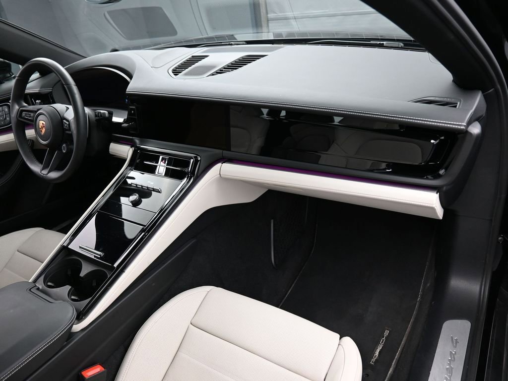 Certified 2025 Porsche Panamera 4 AWD/4WD image 30