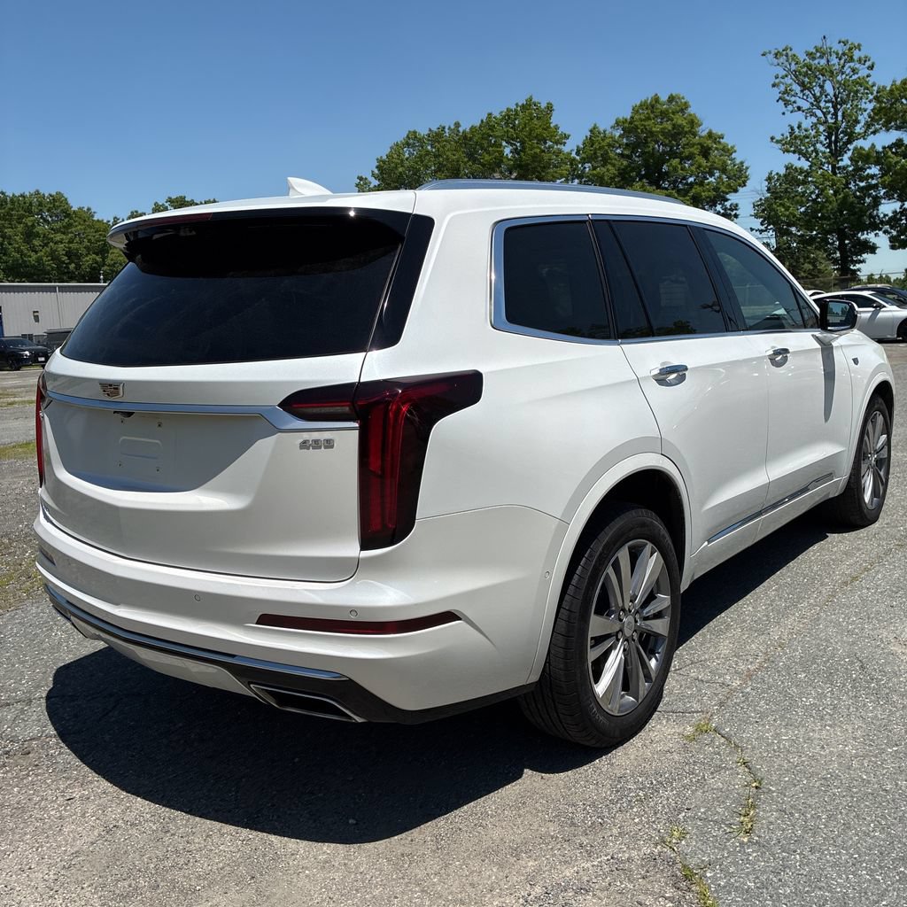Used 2021 Cadillac XT6 Premium Luxury AWD/4WD image 2