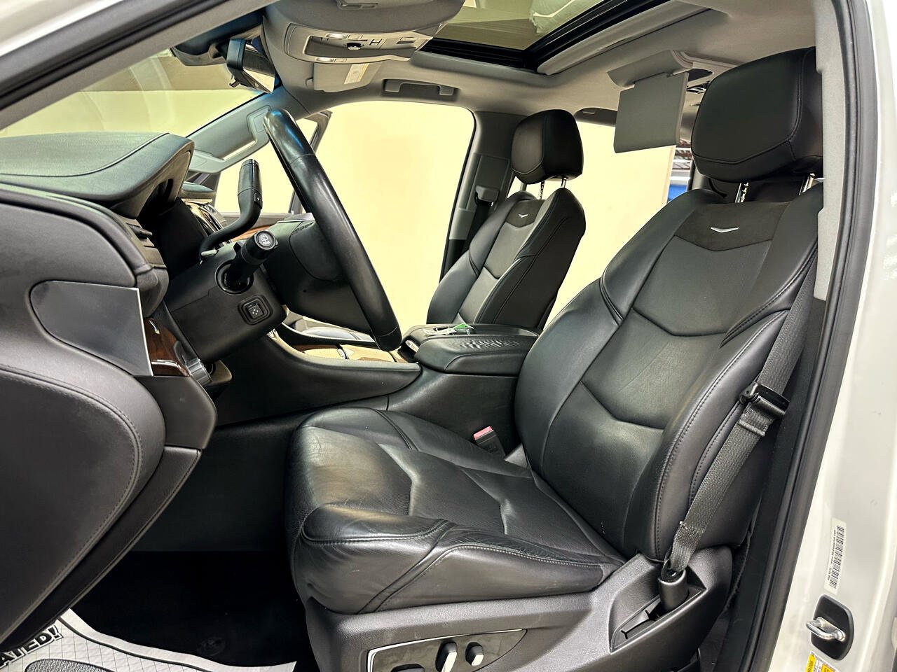 Used 2018 Cadillac Escalade Premium Luxury image 24