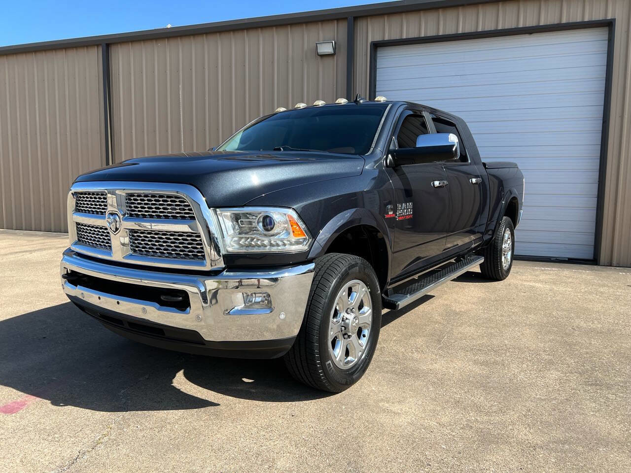 Used 2016 RAM 2500 Laramie w/ Convenience Group image 2