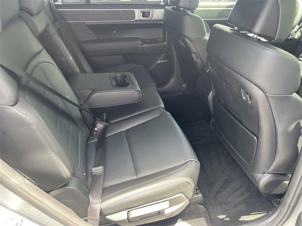 Used 2024 Hyundai Santa Fe Limited image 17