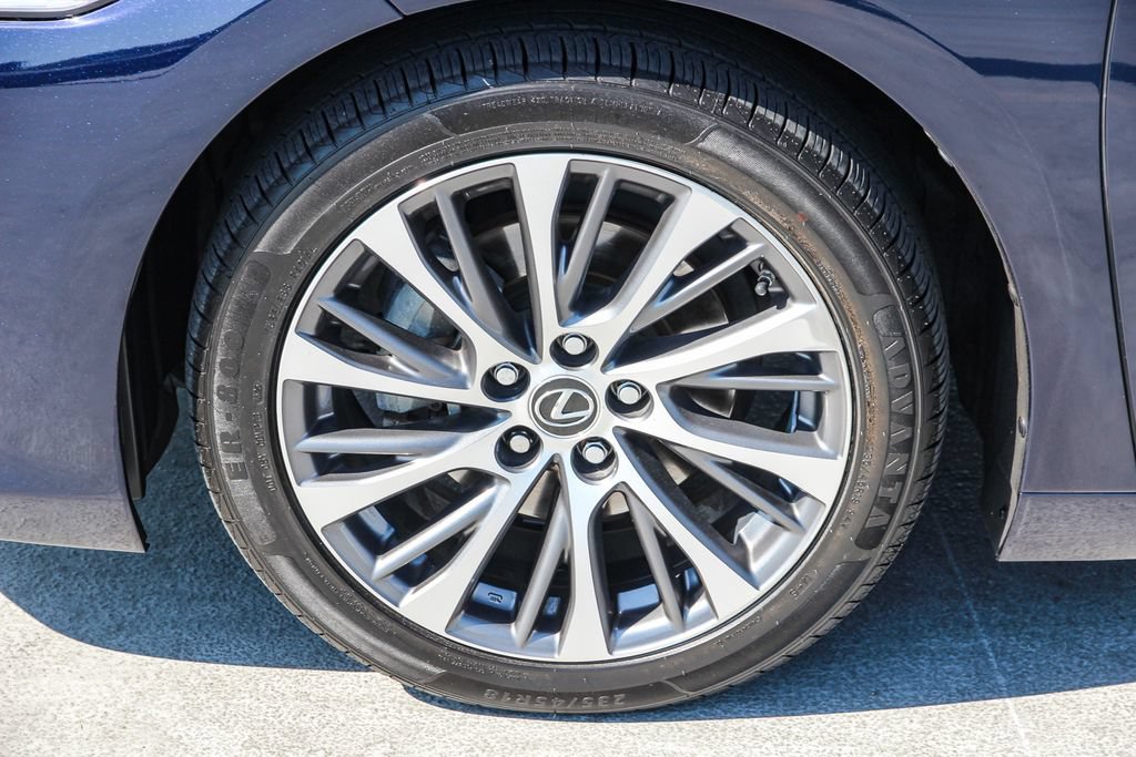 Used 2019 Lexus ES 300h w/ Premium Package FWD image 10